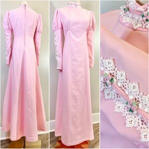 Vintage 1960s / 1970s Regency Dress Renaissance Pink Floral 60s 70s Medium